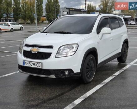Білий Шевроле Орландо, об'ємом двигуна 2 л та пробігом 120 тис. км за 8800 $, фото 2 на Automoto.ua