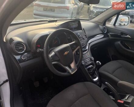 Білий Шевроле Орландо, об'ємом двигуна 1.8 л та пробігом 241 тис. км за 7900 $, фото 7 на Automoto.ua