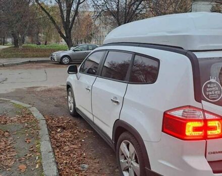 Белый Шевроле Орландо, объемом двигателя 2 л и пробегом 105 тыс. км за 10800 $, фото 2 на Automoto.ua