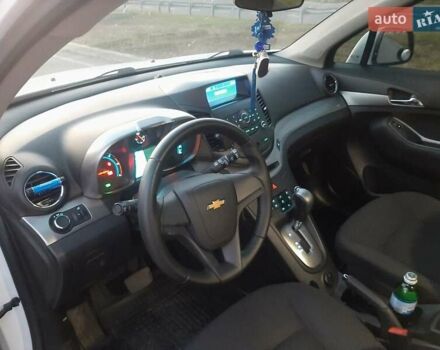 Білий Шевроле Орландо, об'ємом двигуна 2 л та пробігом 180 тис. км за 11000 $, фото 11 на Automoto.ua