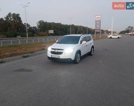 Білий Шевроле Орландо, об'ємом двигуна 2 л та пробігом 180 тис. км за 11000 $, фото 3 на Automoto.ua