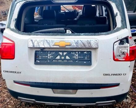 Білий Шевроле Орландо, об'ємом двигуна 2 л та пробігом 178 тис. км за 3200 $, фото 2 на Automoto.ua