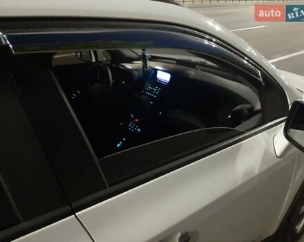 Білий Шевроле Орландо, об'ємом двигуна 2 л та пробігом 180 тис. км за 11000 $, фото 8 на Automoto.ua