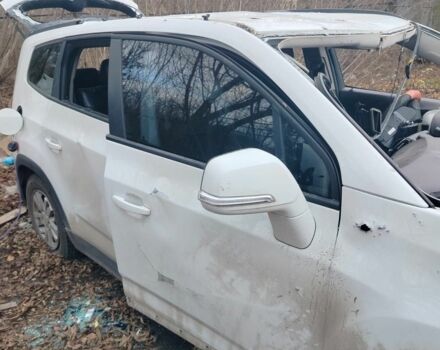 Белый Шевроле Орландо, объемом двигателя 2 л и пробегом 178 тыс. км за 3200 $, фото 3 на Automoto.ua