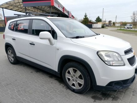 Белый Шевроле Орландо, объемом двигателя 2 л и пробегом 262 тыс. км за 7500 $, фото 1 на Automoto.ua