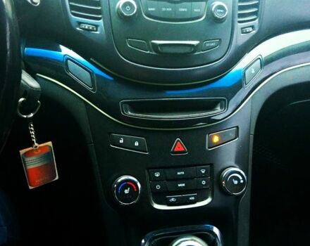 Черный Шевроле Орландо, объемом двигателя 1.8 л и пробегом 269 тыс. км за 8555 $, фото 6 на Automoto.ua