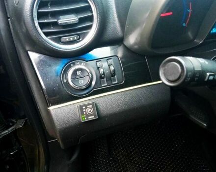 Черный Шевроле Орландо, объемом двигателя 1.8 л и пробегом 269 тыс. км за 8555 $, фото 5 на Automoto.ua