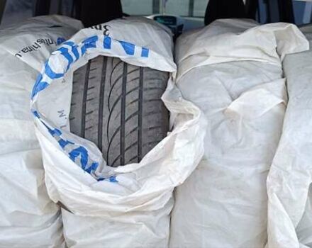 Черный Шевроле Орландо, объемом двигателя 2 л и пробегом 215 тыс. км за 8400 $, фото 3 на Automoto.ua