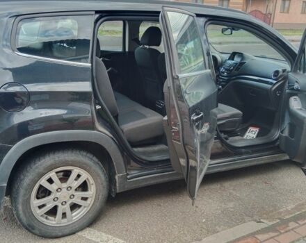 Черный Шевроле Орландо, объемом двигателя 2 л и пробегом 212 тыс. км за 8500 $, фото 4 на Automoto.ua