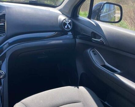 Чорний Шевроле Орландо, об'ємом двигуна 2 л та пробігом 202 тис. км за 9200 $, фото 7 на Automoto.ua