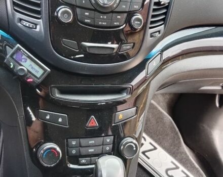 Черный Шевроле Орландо, объемом двигателя 2 л и пробегом 212 тыс. км за 8500 $, фото 6 на Automoto.ua