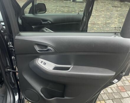 Черный Шевроле Орландо, объемом двигателя 2 л и пробегом 292 тыс. км за 8200 $, фото 9 на Automoto.ua