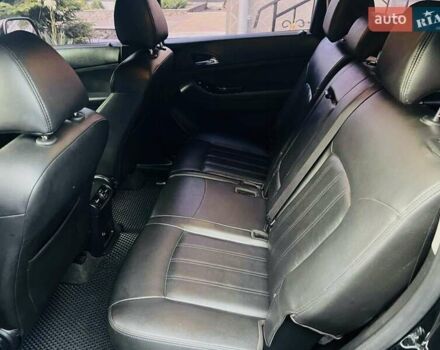 Черный Шевроле Орландо, объемом двигателя 2 л и пробегом 290 тыс. км за 11600 $, фото 5 на Automoto.ua