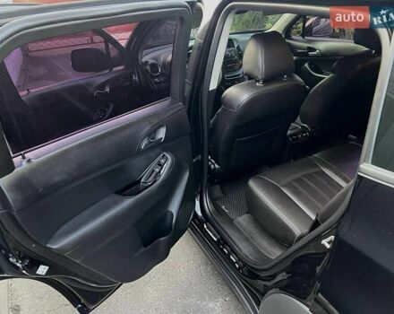 Черный Шевроле Орландо, объемом двигателя 2 л и пробегом 290 тыс. км за 11600 $, фото 6 на Automoto.ua