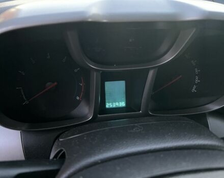 Черный Шевроле Орландо, объемом двигателя 1.8 л и пробегом 3 тыс. км за 10000 $, фото 6 на Automoto.ua