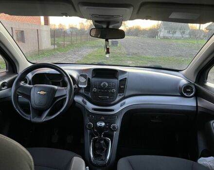 Черный Шевроле Орландо, объемом двигателя 1.8 л и пробегом 3 тыс. км за 10000 $, фото 5 на Automoto.ua