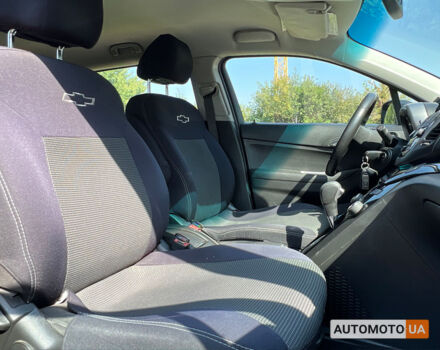 Черный Шевроле Орландо, объемом двигателя 2 л и пробегом 197 тыс. км за 10900 $, фото 8 на Automoto.ua