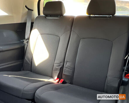 Черный Шевроле Орландо, объемом двигателя 2 л и пробегом 197 тыс. км за 10900 $, фото 11 на Automoto.ua