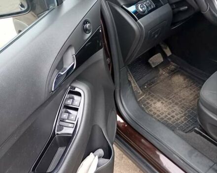 Коричневый Шевроле Орландо, объемом двигателя 2 л и пробегом 317 тыс. км за 9800 $, фото 9 на Automoto.ua