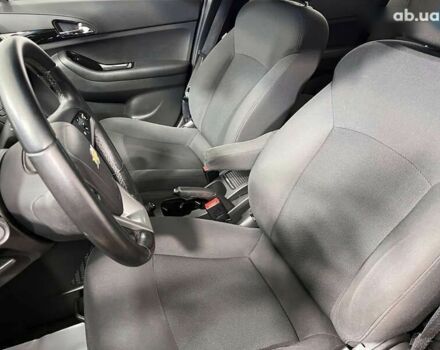 Шевроле Орландо, объемом двигателя 2 л и пробегом 166 тыс. км за 11850 $, фото 7 на Automoto.ua