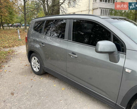 Серый Шевроле Орландо, объемом двигателя 1.8 л и пробегом 247 тыс. км за 9600 $, фото 5 на Automoto.ua