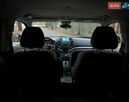 Сірий Шевроле Орландо, об'ємом двигуна 1.8 л та пробігом 167 тис. км за 8600 $, фото 20 на Automoto.ua