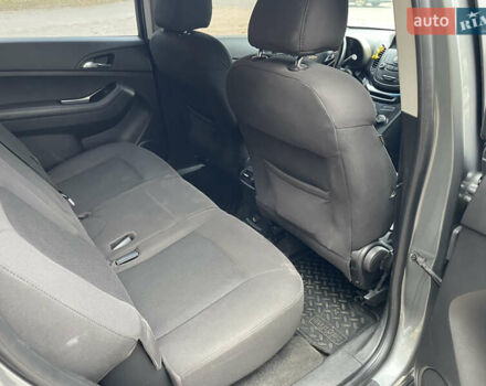 Серый Шевроле Орландо, объемом двигателя 1.8 л и пробегом 247 тыс. км за 9600 $, фото 7 на Automoto.ua