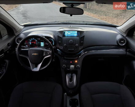 Сірий Шевроле Орландо, об'ємом двигуна 1.8 л та пробігом 167 тис. км за 8600 $, фото 8 на Automoto.ua