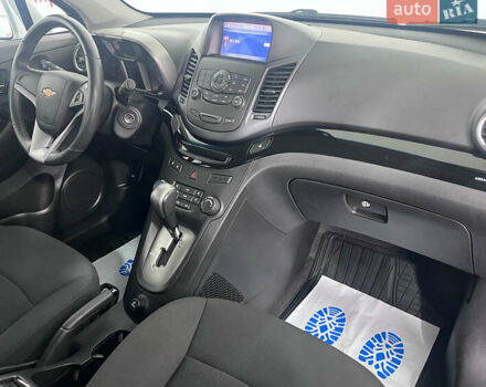 Серый Шевроле Орландо, объемом двигателя 2 л и пробегом 127 тыс. км за 12850 $, фото 12 на Automoto.ua