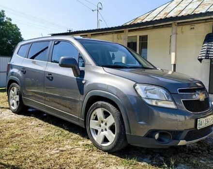 Сірий Шевроле Орландо, об'ємом двигуна 2 л та пробігом 266 тис. км за 8800 $, фото 1 на Automoto.ua
