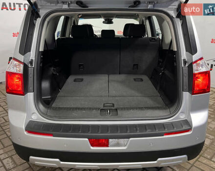 Серый Шевроле Орландо, объемом двигателя 2 л и пробегом 166 тыс. км за 11850 $, фото 5 на Automoto.ua