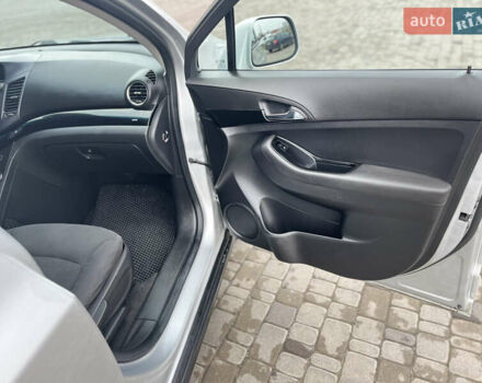 Серый Шевроле Орландо, объемом двигателя 2 л и пробегом 199 тыс. км за 8500 $, фото 16 на Automoto.ua