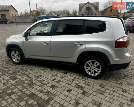 Серый Шевроле Орландо, объемом двигателя 2 л и пробегом 199 тыс. км за 8500 $, фото 3 на Automoto.ua