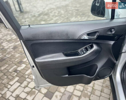 Серый Шевроле Орландо, объемом двигателя 2 л и пробегом 199 тыс. км за 8500 $, фото 11 на Automoto.ua