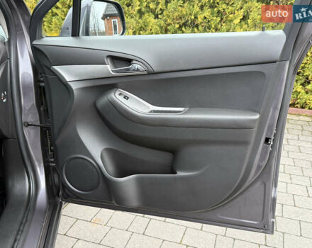 Серый Шевроле Орландо, объемом двигателя 1.8 л и пробегом 217 тыс. км за 7500 $, фото 31 на Automoto.ua