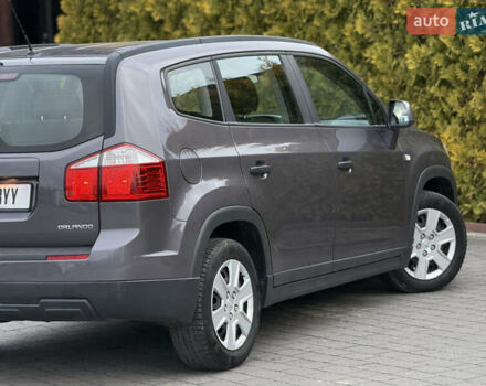 Серый Шевроле Орландо, объемом двигателя 1.8 л и пробегом 217 тыс. км за 7500 $, фото 24 на Automoto.ua