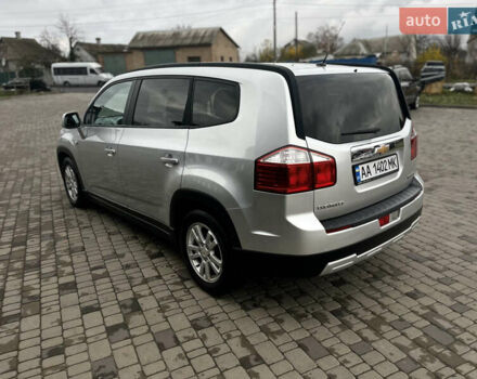 Серый Шевроле Орландо, объемом двигателя 2 л и пробегом 199 тыс. км за 8500 $, фото 4 на Automoto.ua