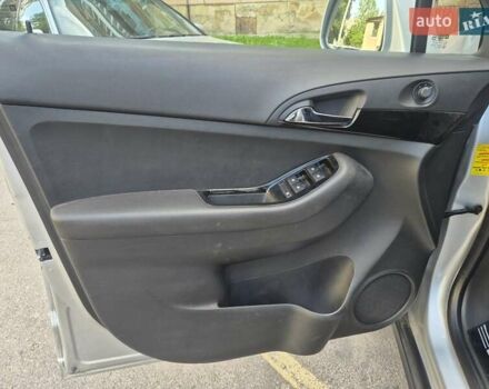 Сірий Шевроле Орландо, об'ємом двигуна 2 л та пробігом 260 тис. км за 10900 $, фото 13 на Automoto.ua