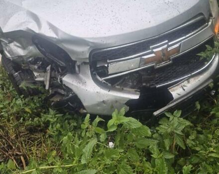 Серый Шевроле Орландо, объемом двигателя 2 л и пробегом 263 тыс. км за 6485 $, фото 3 на Automoto.ua