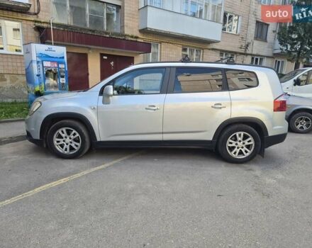 Сірий Шевроле Орландо, об'ємом двигуна 2 л та пробігом 260 тис. км за 10900 $, фото 5 на Automoto.ua
