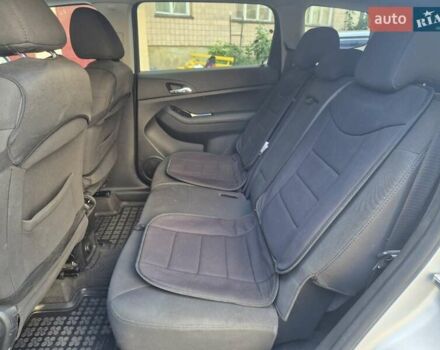 Сірий Шевроле Орландо, об'ємом двигуна 2 л та пробігом 260 тис. км за 10900 $, фото 12 на Automoto.ua