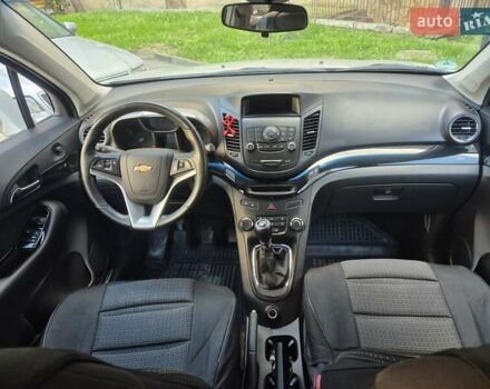 Сірий Шевроле Орландо, об'ємом двигуна 2 л та пробігом 260 тис. км за 10900 $, фото 9 на Automoto.ua