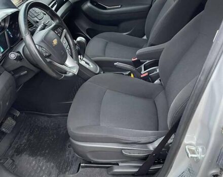 Серый Шевроле Орландо, объемом двигателя 1.8 л и пробегом 66 тыс. км за 13500 $, фото 10 на Automoto.ua