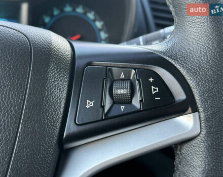 Серый Шевроле Орландо, объемом двигателя 1.6 л и пробегом 75 тыс. км за 12999 $, фото 52 на Automoto.ua