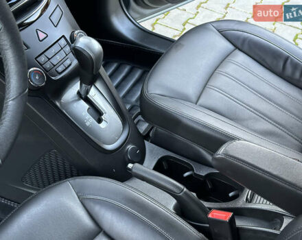 Серый Шевроле Орландо, объемом двигателя 1.6 л и пробегом 75 тыс. км за 12999 $, фото 45 на Automoto.ua