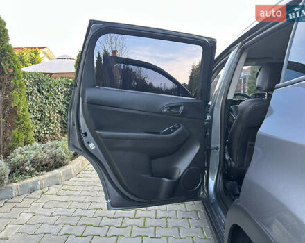 Серый Шевроле Орландо, объемом двигателя 1.6 л и пробегом 75 тыс. км за 12999 $, фото 27 на Automoto.ua