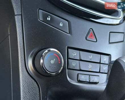 Серый Шевроле Орландо, объемом двигателя 1.6 л и пробегом 75 тыс. км за 12999 $, фото 50 на Automoto.ua