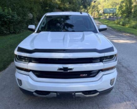 Белый Шевроле Сильверадо, объемом двигателя 5.3 л и пробегом 78 тыс. км за 12500 $, фото 1 на Automoto.ua