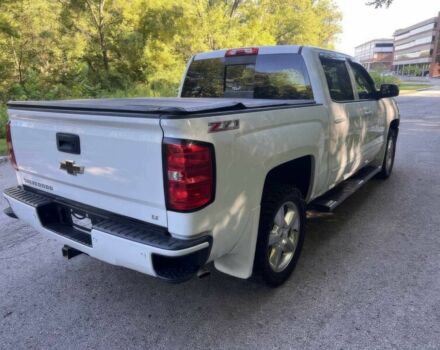 Белый Шевроле Сильверадо, объемом двигателя 5.3 л и пробегом 78 тыс. км за 12500 $, фото 6 на Automoto.ua