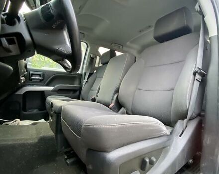 Білий Шевроле Сільверадо, об'ємом двигуна 6.6 л та пробігом 185 тис. км за 19400 $, фото 15 на Automoto.ua